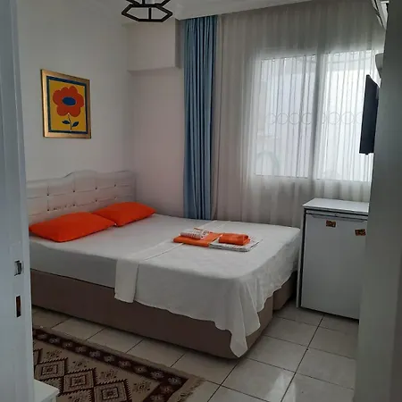 Beyaz Gazde/Camere de închiriat *